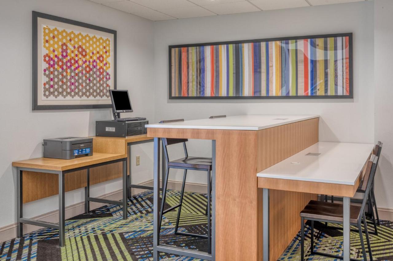 Holiday Inn Express Hotel & Suites Thornburg-S. Fredericksburg By Ihg Eksteriør bilde